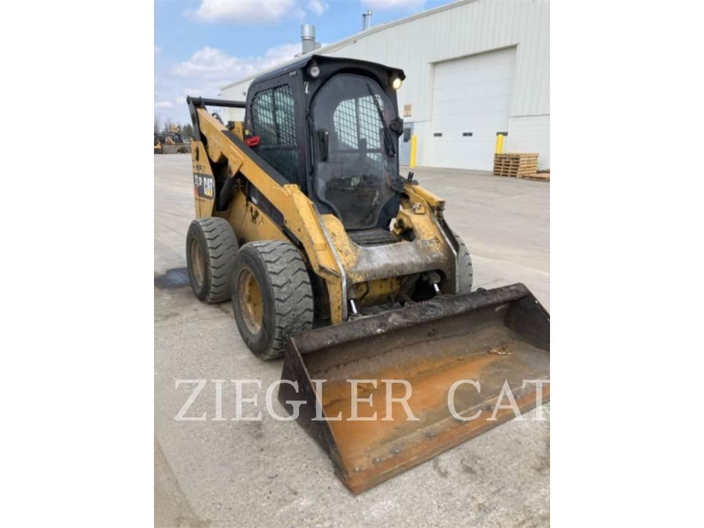 CAT 272D2 Мини-погрузчики