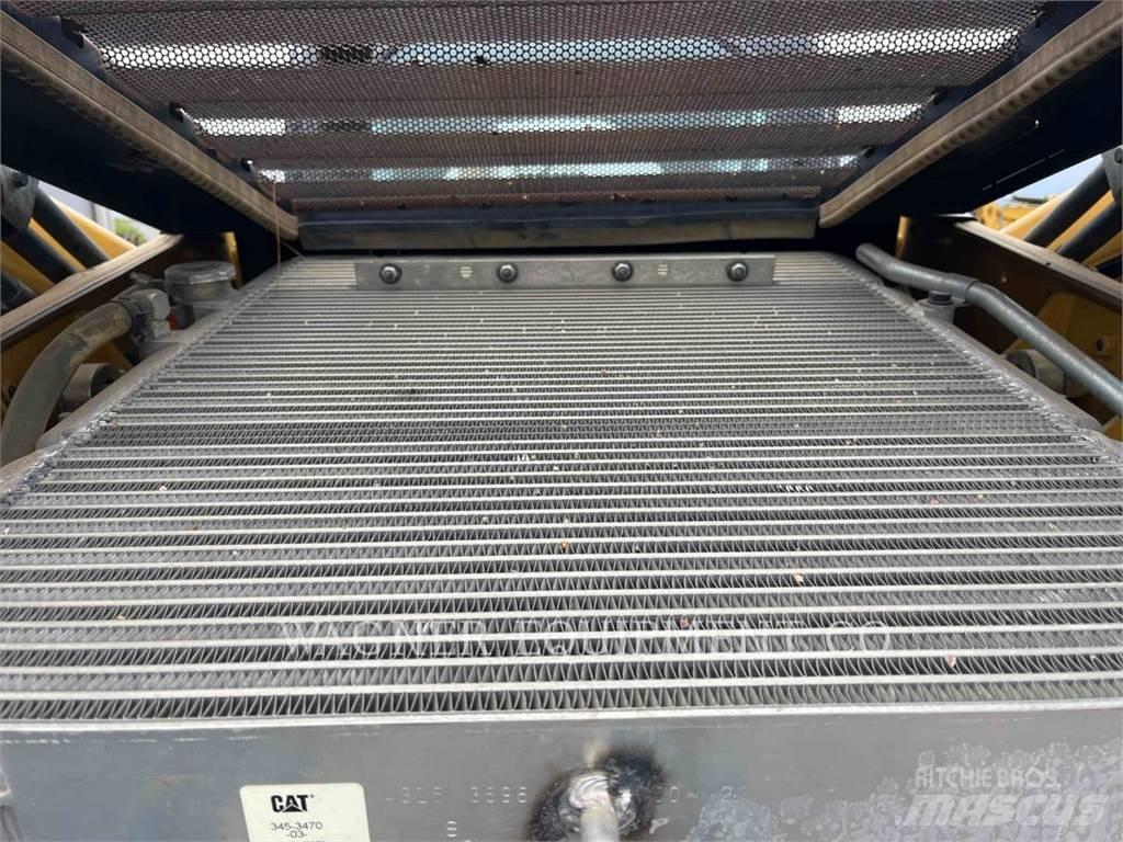 CAT 272D2 Мини-погрузчики