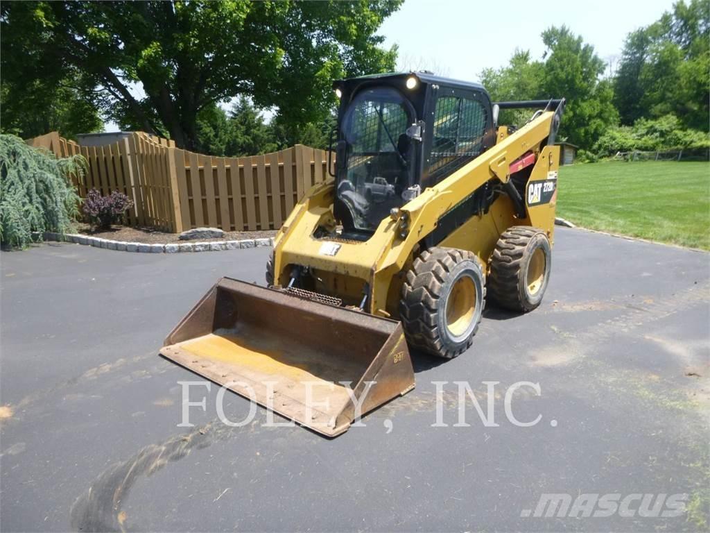 CAT 272D2 Мини-погрузчики