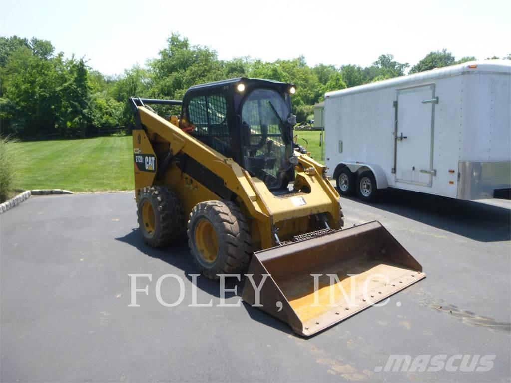 CAT 272D2 Мини-погрузчики