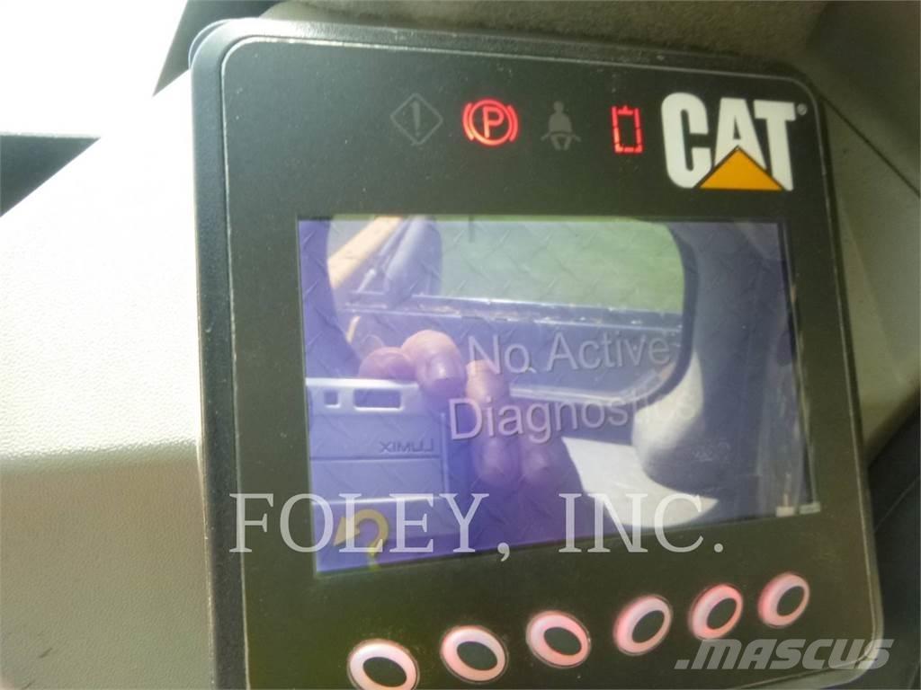CAT 272D2 Мини-погрузчики