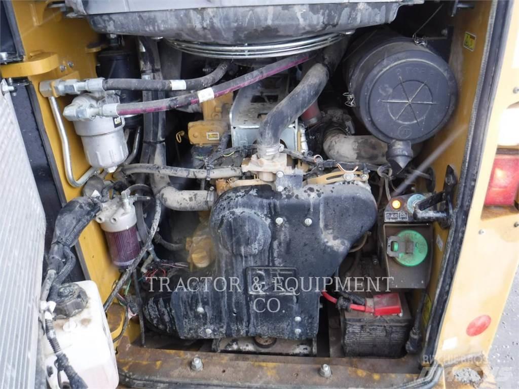 CAT 272D2 H2CB Мини-погрузчики