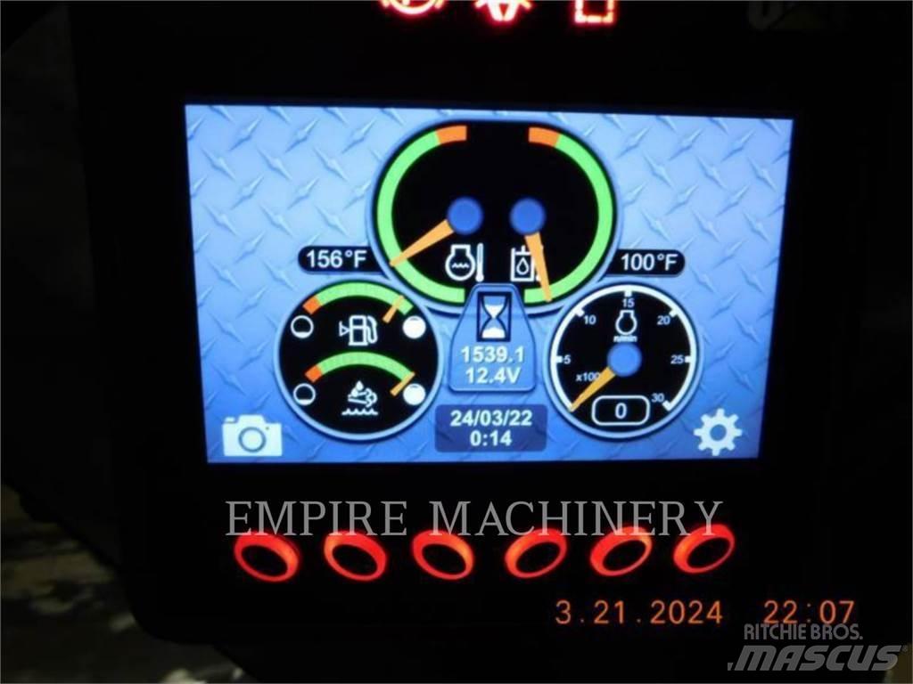 CAT 272D2 XHP Мини-погрузчики