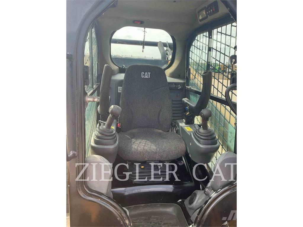 CAT 272D2XHP Мини-погрузчики