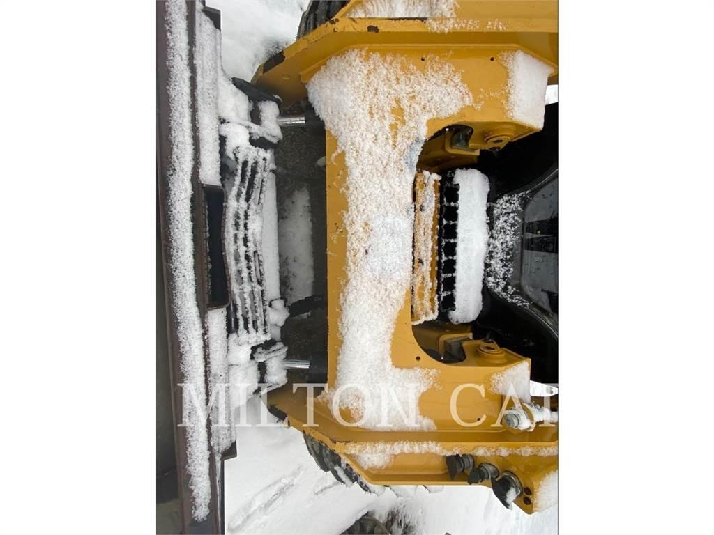 CAT 272D3 Мини-погрузчики