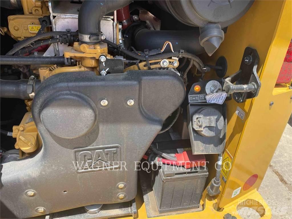 CAT 272D3 Мини-погрузчики