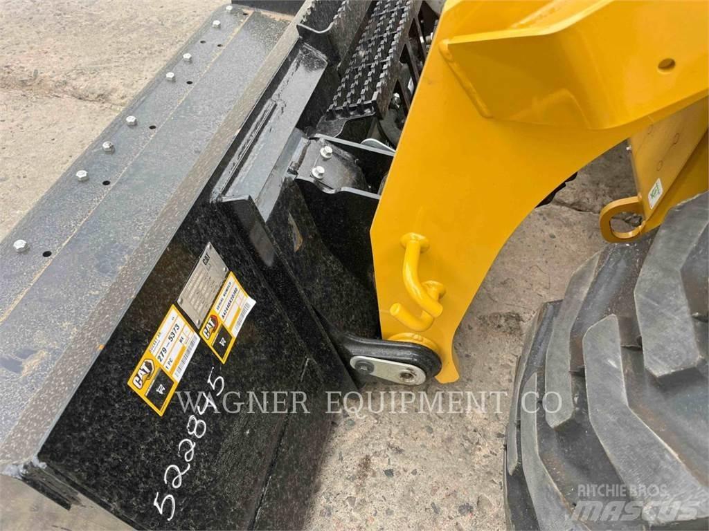 CAT 272D3 Мини-погрузчики