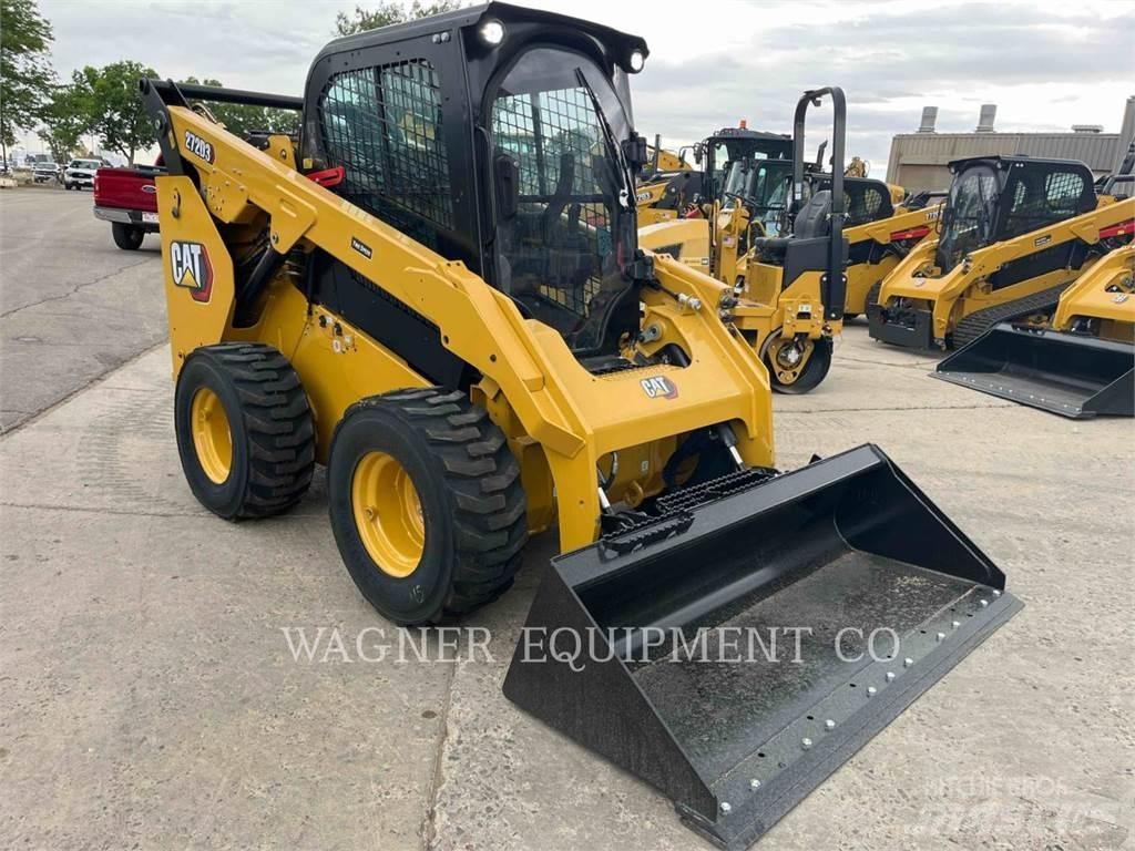 CAT 272D3 Мини-погрузчики