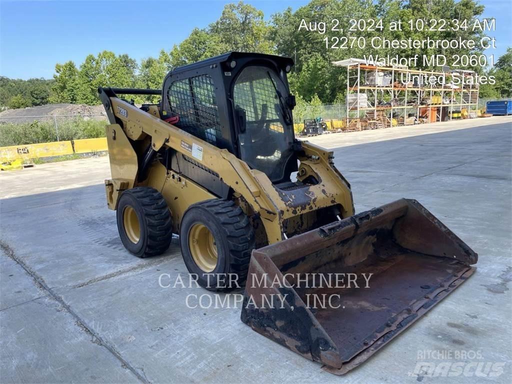 CAT 272D3 Мини-погрузчики