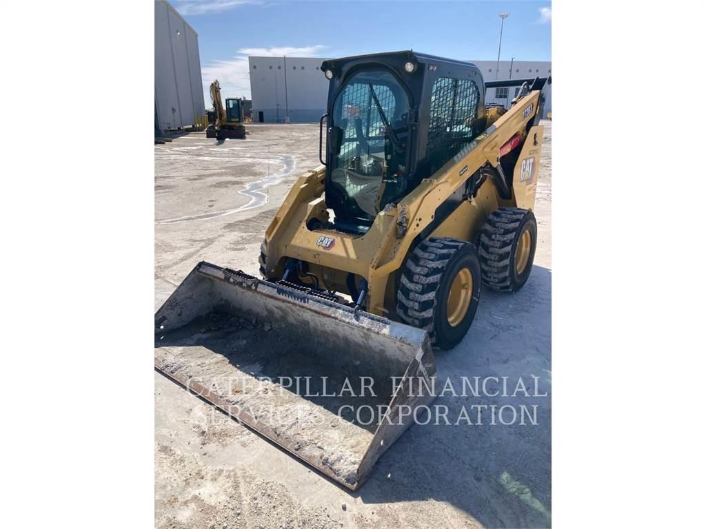 CAT 272D3 Мини-погрузчики