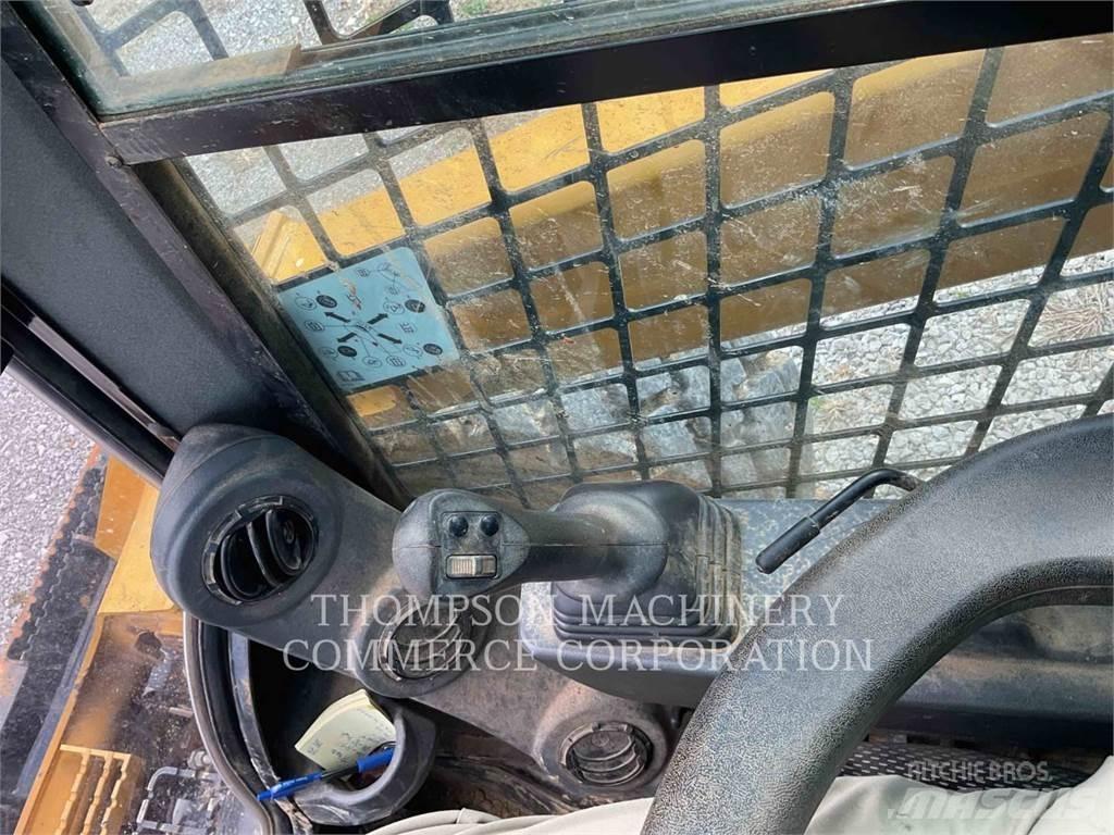 CAT 272D3 Мини-погрузчики