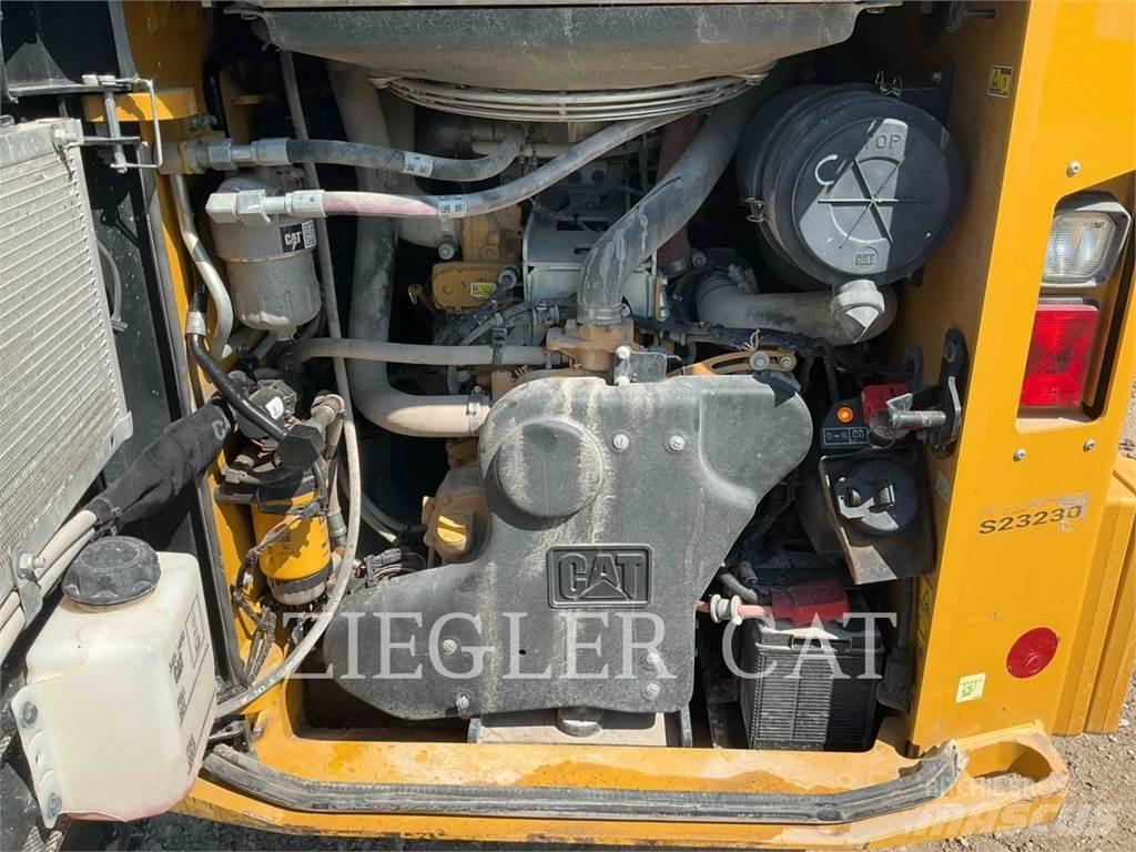 CAT 272D3 Мини-погрузчики