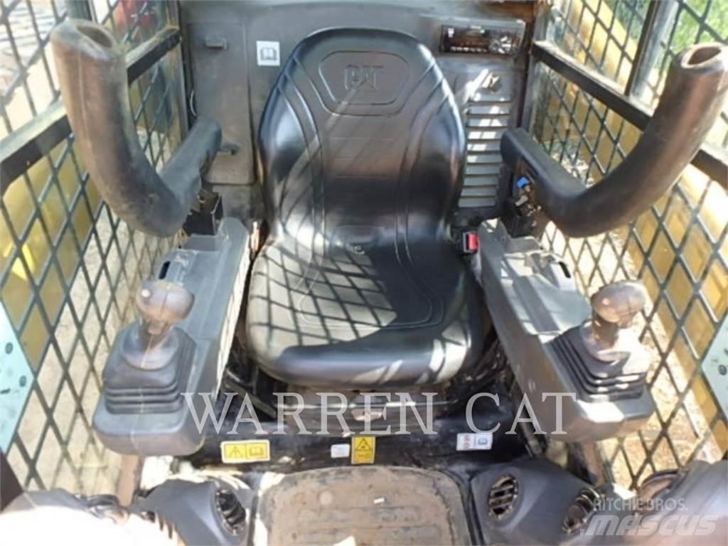 CAT 272D3 C3H1 Мини-погрузчики