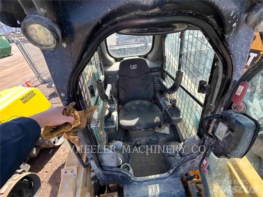 CAT 272D3 C3H2 Мини-погрузчики
