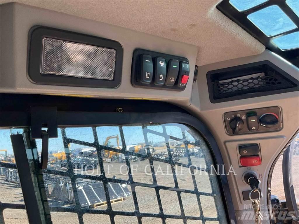 CAT 272D3XE Мини-погрузчики