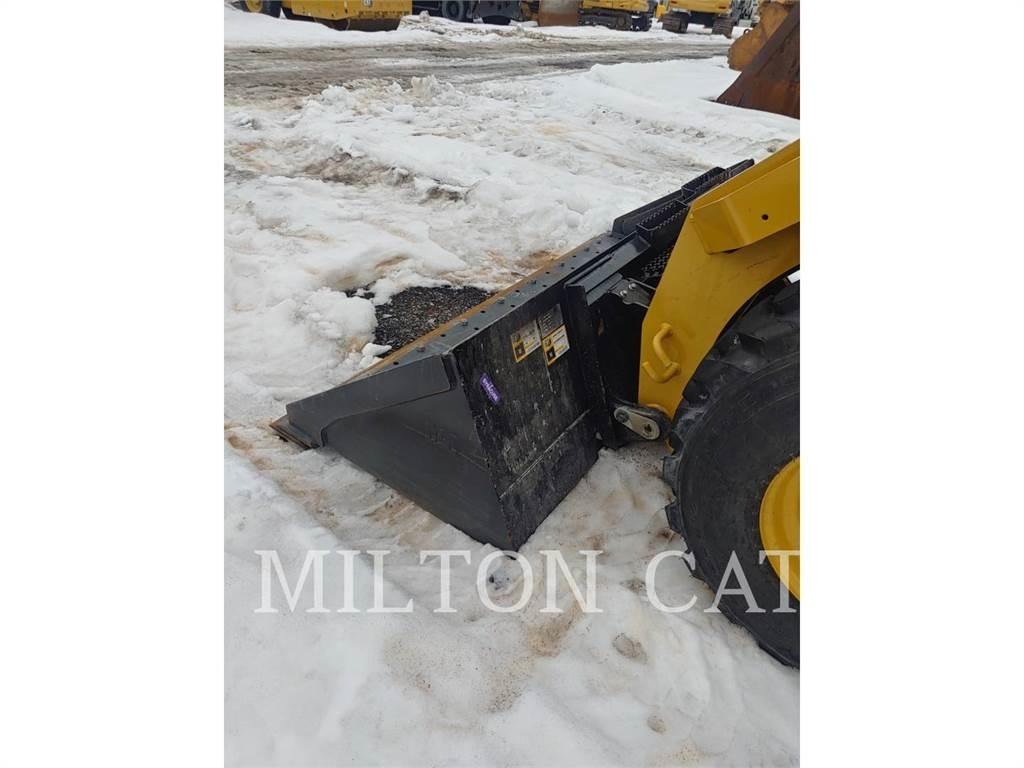 CAT 272D3XE Мини-погрузчики