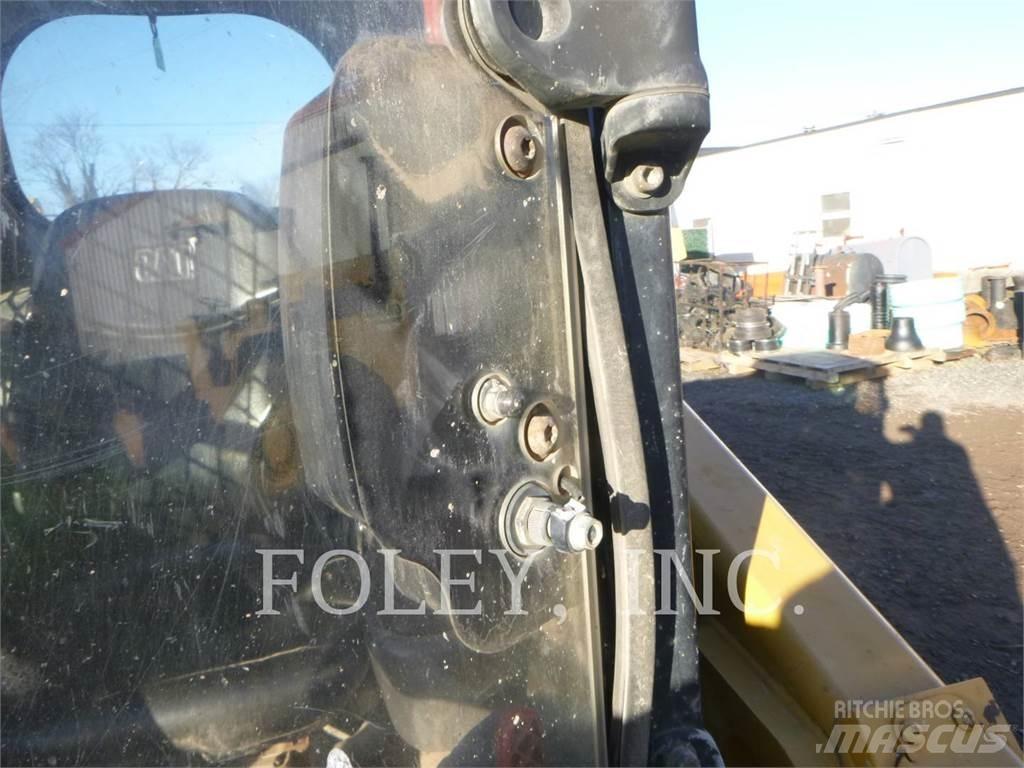 CAT 279D Гусеничные фронтальные погрузчики