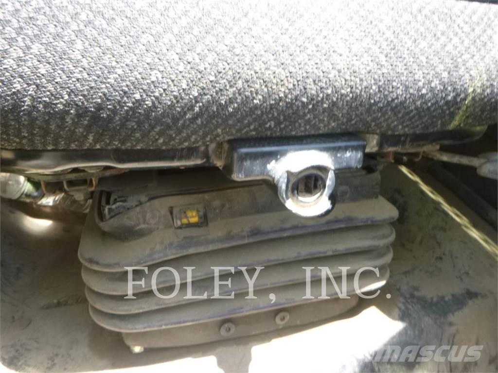 CAT 279D Гусеничные фронтальные погрузчики