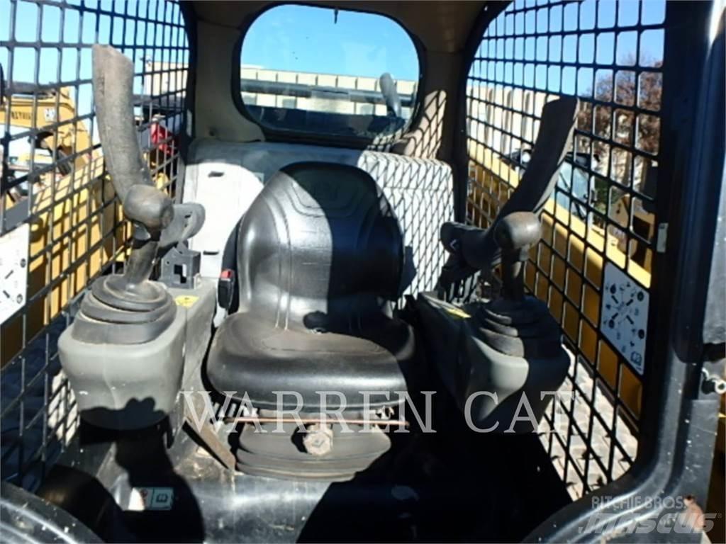 CAT 299D2 Гусеничные фронтальные погрузчики