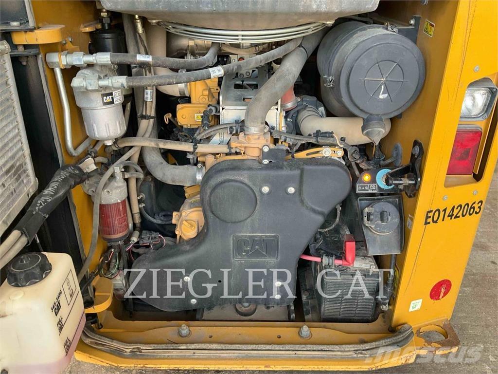 CAT 299D2 Гусеничные фронтальные погрузчики