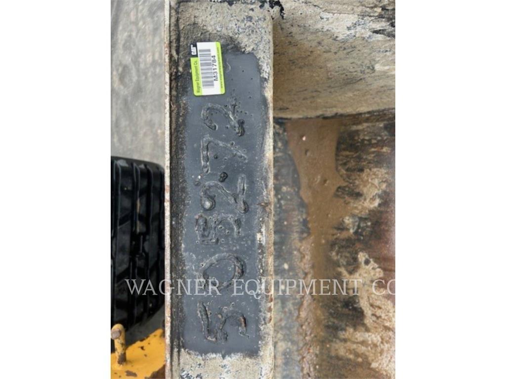 CAT 299D2 Гусеничные фронтальные погрузчики