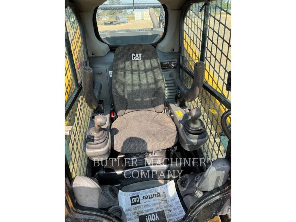 CAT 299D2 C3H3 Гусеничные фронтальные погрузчики