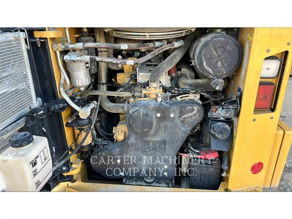 CAT 299D3 Мини-погрузчики