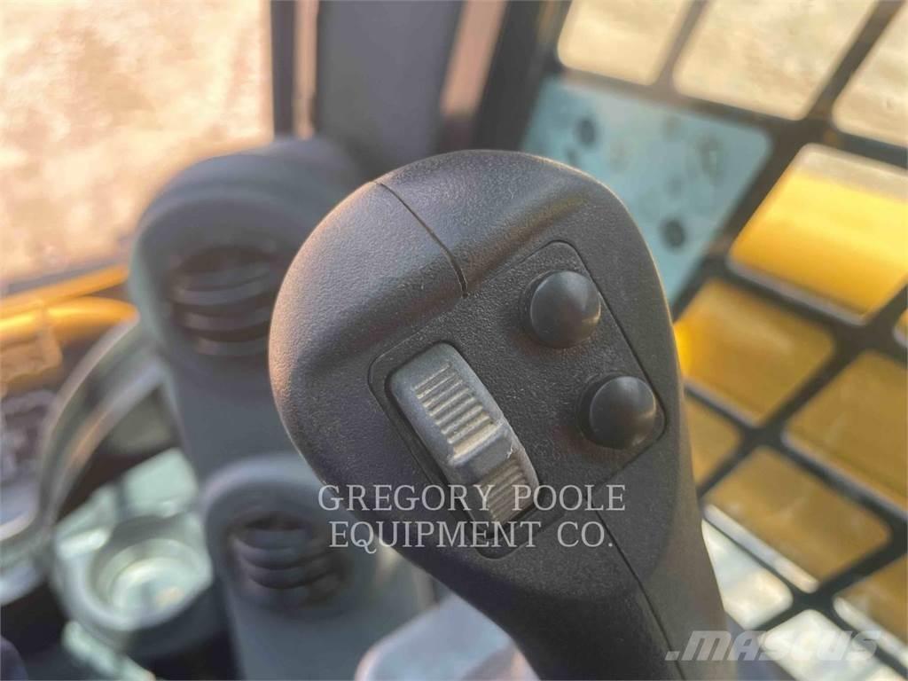 CAT 299D3 Гусеничные фронтальные погрузчики