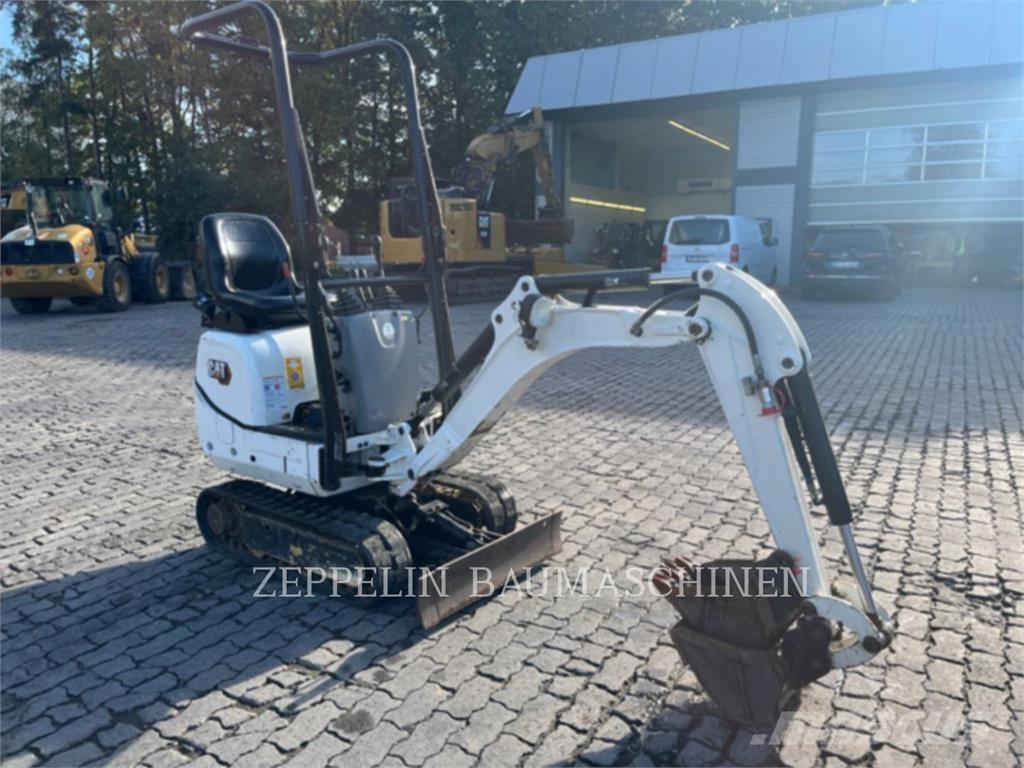 CAT 300.9D Гусеничные экскаваторы