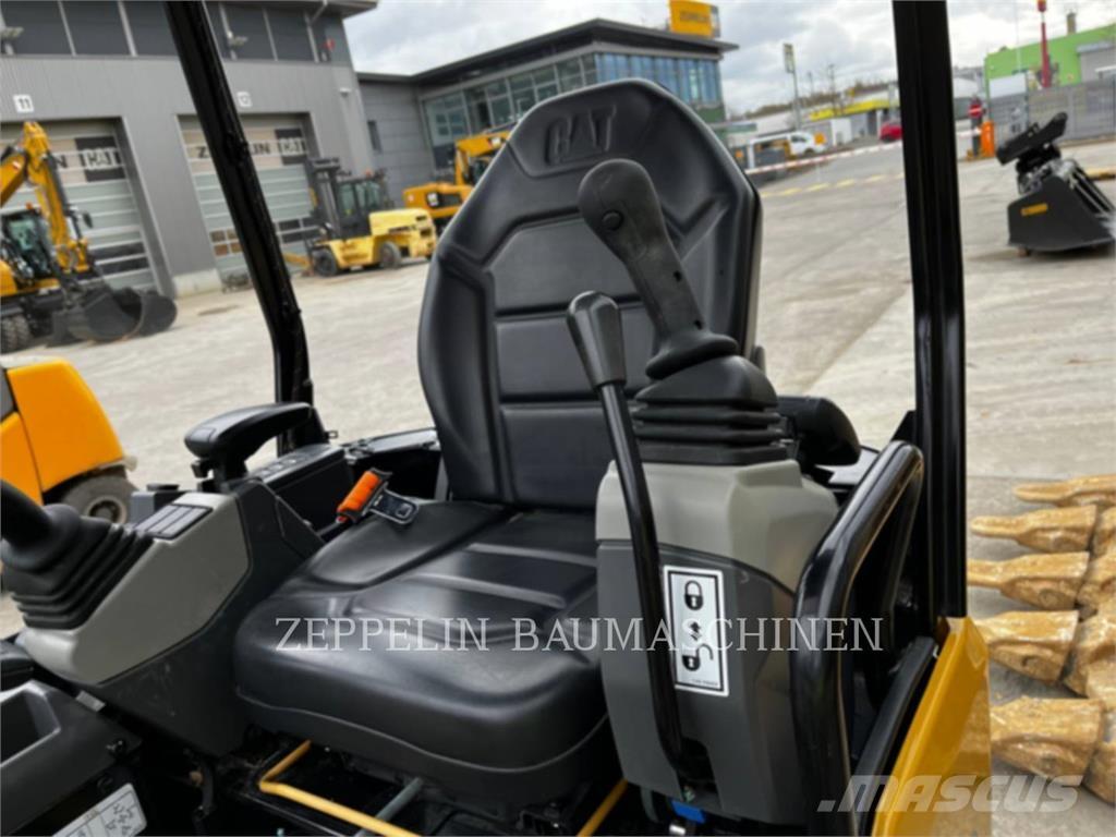 CAT 301.5-05A Гусеничные экскаваторы