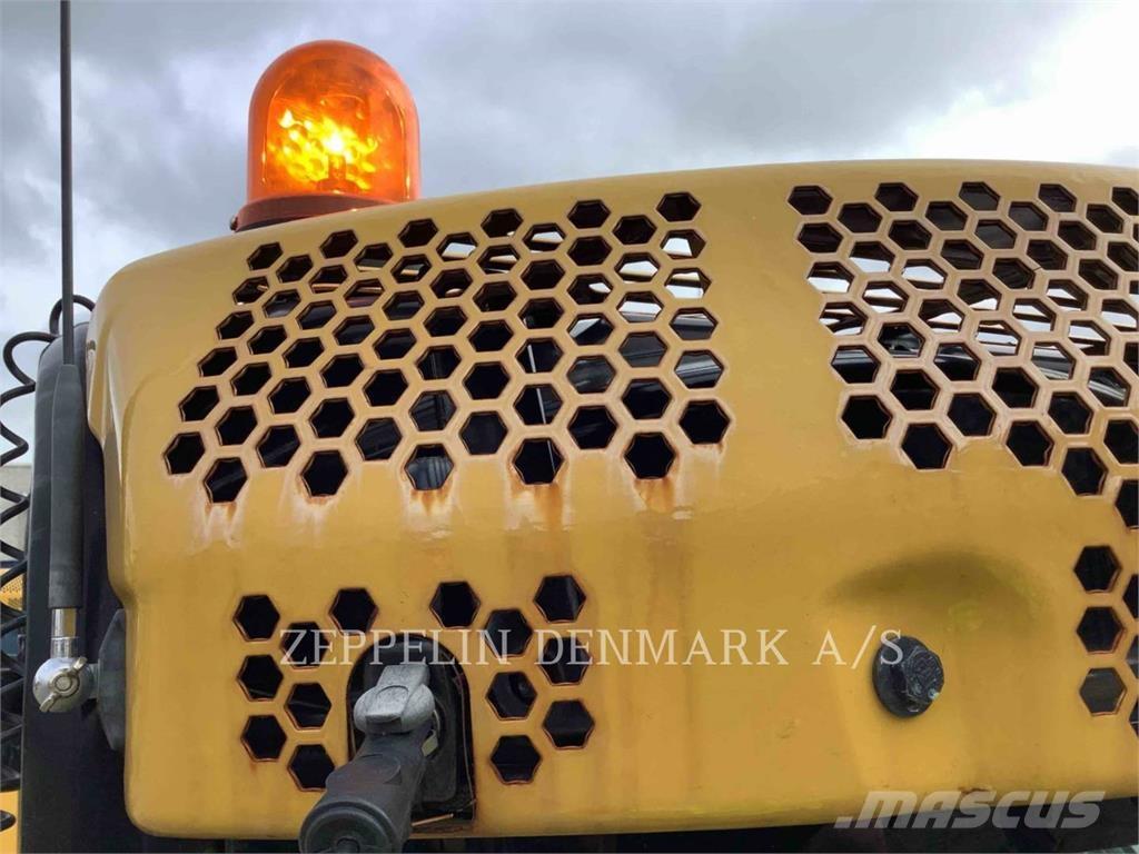 CAT 301.605 Гусеничные экскаваторы