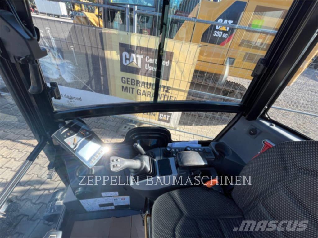 CAT 301.8-05A Гусеничные экскаваторы