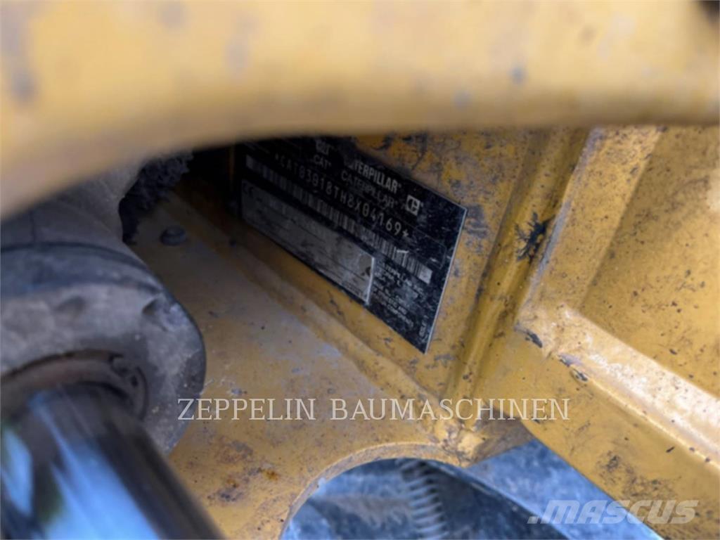 CAT 301.8-05A Гусеничные экскаваторы