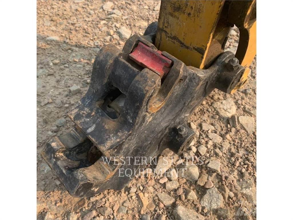 CAT 302 Гусеничные экскаваторы