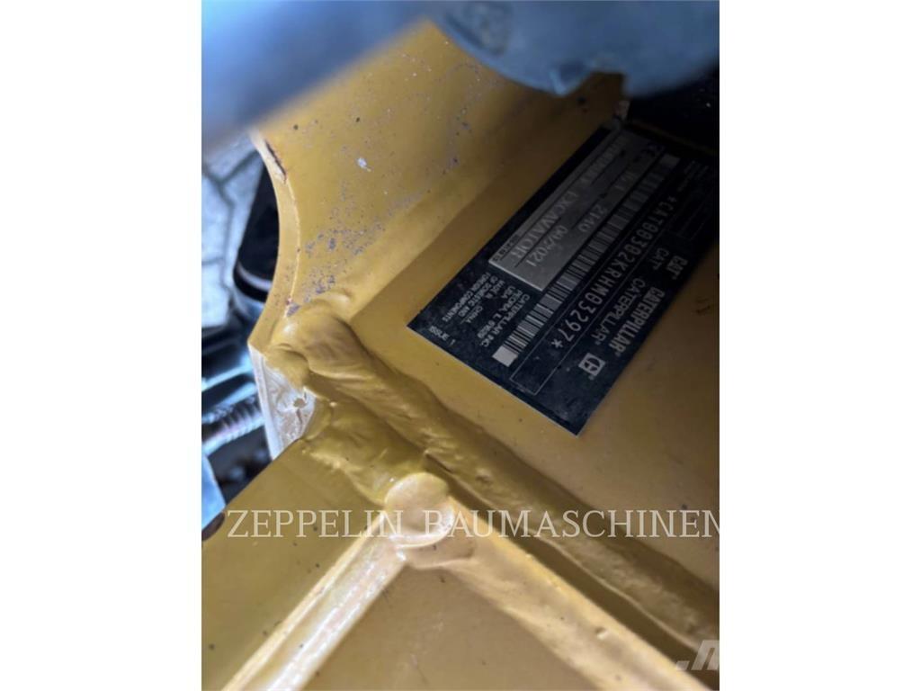 CAT 302-05A CR Гусеничные экскаваторы