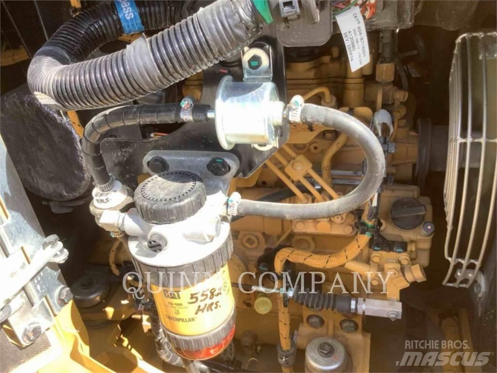 CAT 302.7 Гусеничные экскаваторы