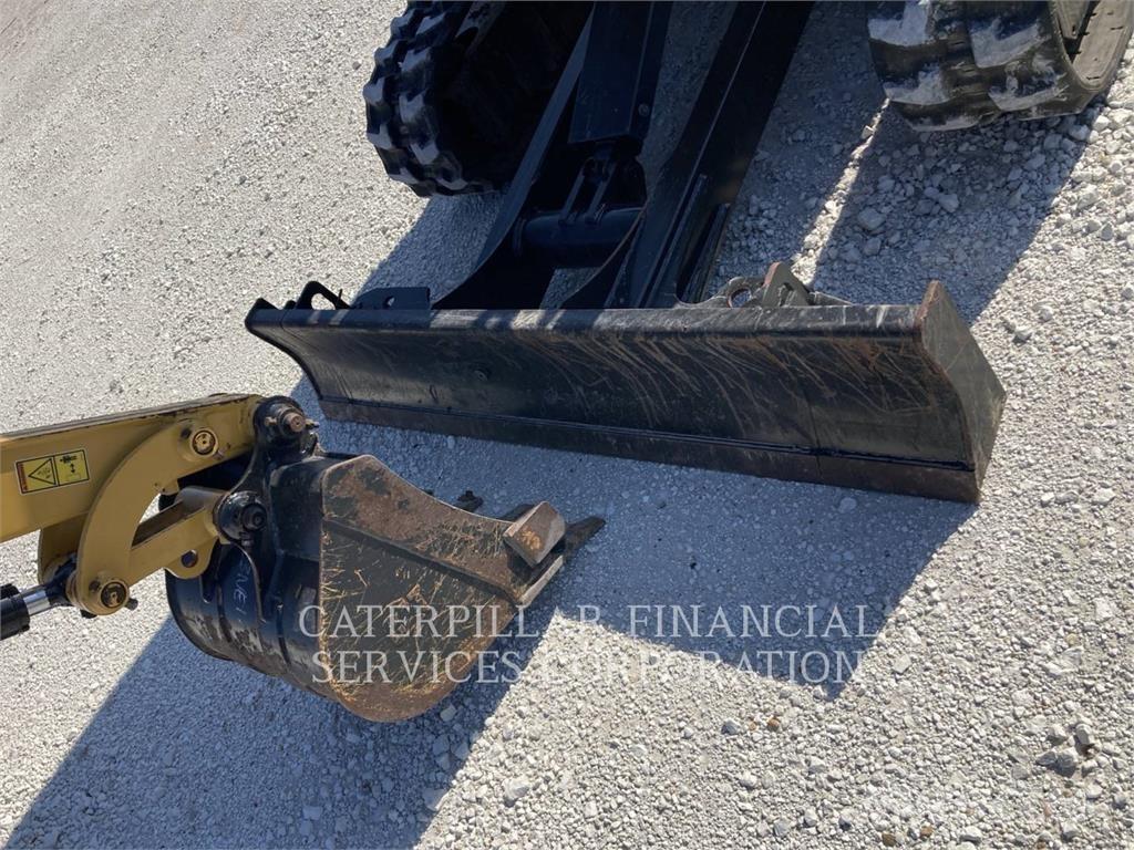 CAT 302.7-07CR Гусеничные экскаваторы