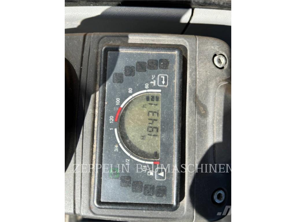 CAT 302.7D Гусеничные экскаваторы