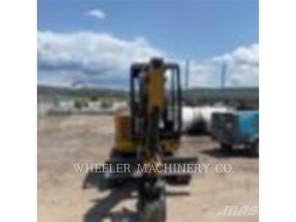 CAT 302.7DC1TH Гусеничные экскаваторы