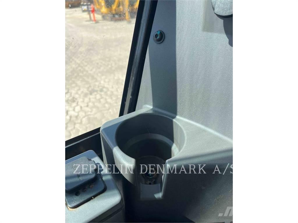 CAT 30205CR Мини-экскаваторы
