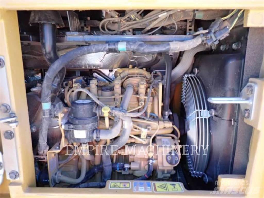 CAT 304 Гусеничные экскаваторы