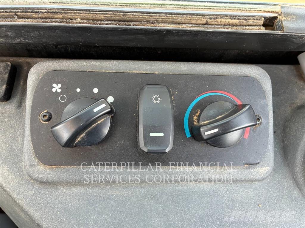 CAT 304E2CR Гусеничные экскаваторы