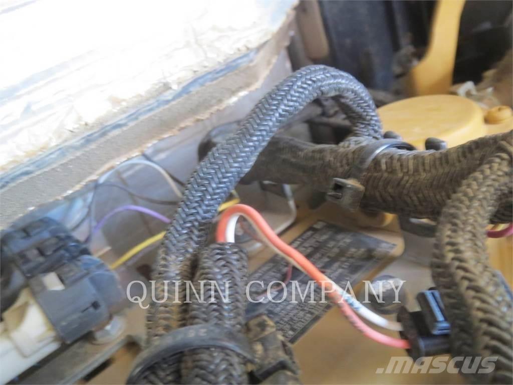CAT 305.5E2 Гусеничные экскаваторы