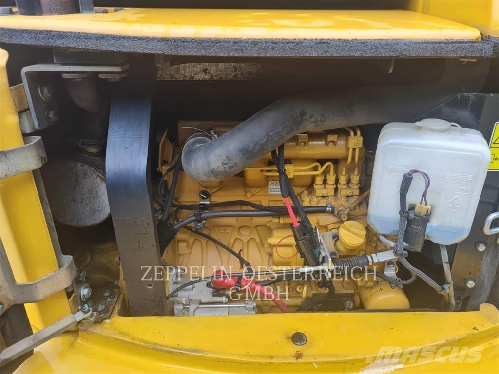 CAT 305.5E2CR Гусеничные экскаваторы