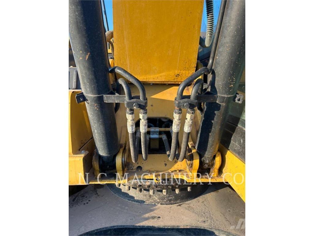 CAT 320 Гусеничные экскаваторы