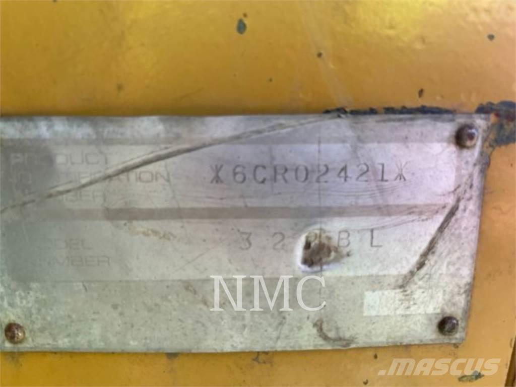 CAT 320BL Гусеничные экскаваторы