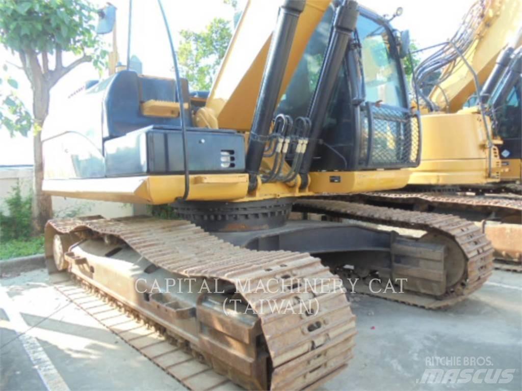 CAT 320D2 Гусеничные экскаваторы