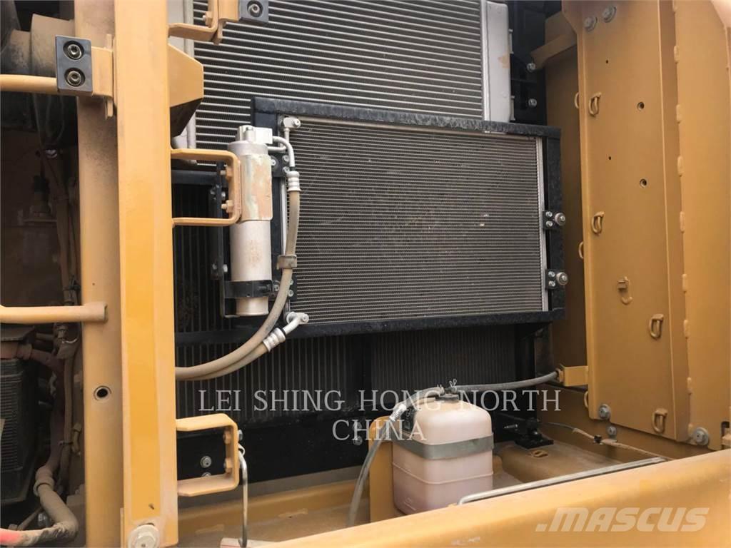 CAT 320D2 Гусеничные экскаваторы