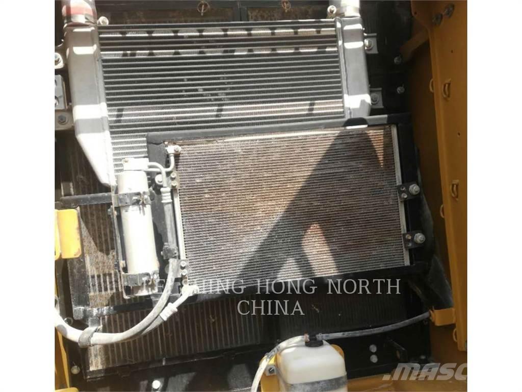 CAT 320D2 Гусеничные экскаваторы