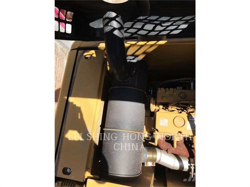 CAT 320D2 Гусеничные экскаваторы